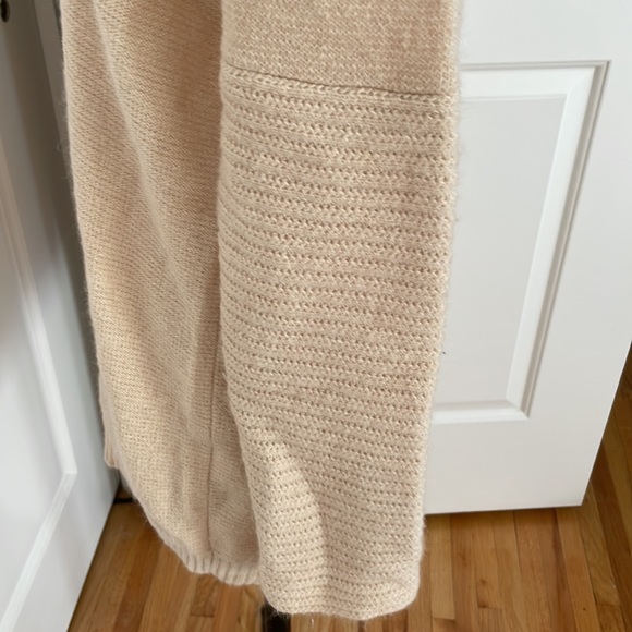 Comfy stylish oversized sweater. Size M - Picture 3 of 8